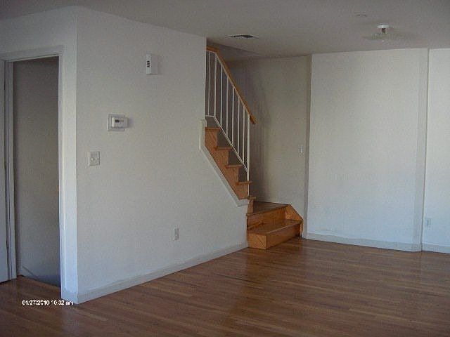 2nd image of 971 Manor Rd