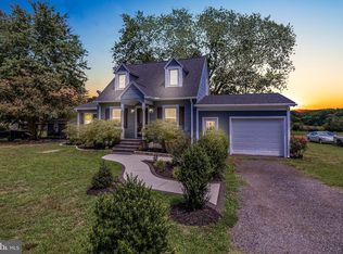 98 Village Ln, Callao, VA 22435