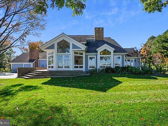 3rd image of 26490 Presquile Dr N