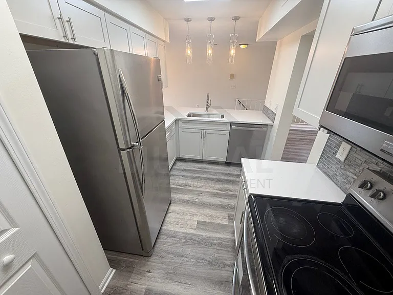 1560 Meadowside Ct — Photo 8