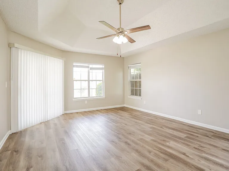 3948 Heavenside Ct — Photo 11