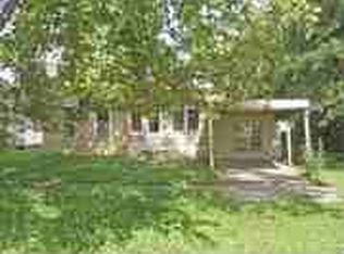 610 E Elm St, Mason City, IL