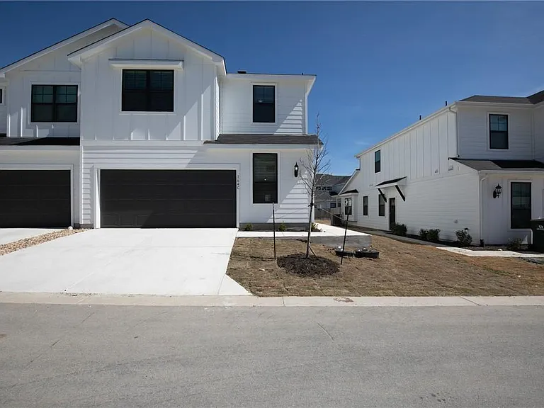 164 Threshing Rd #C — Photo 2