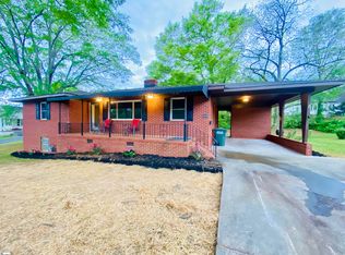 406 S Catherine St, Pickens, SC 29671