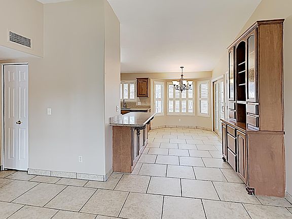 5th image of 1221 N Elm Ct