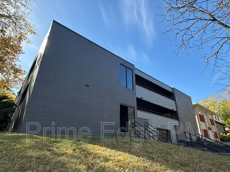 2343 B St #1 — Photo 35