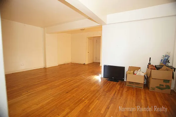 Rented by Norman Raindel, LREB | media 3