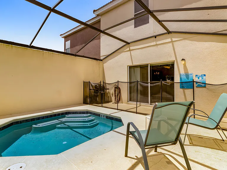 Las Fuentes Dr — Photo 29