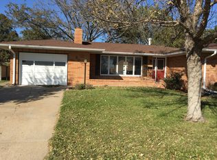 903 Sunset Rd, Mccook, NE 69001