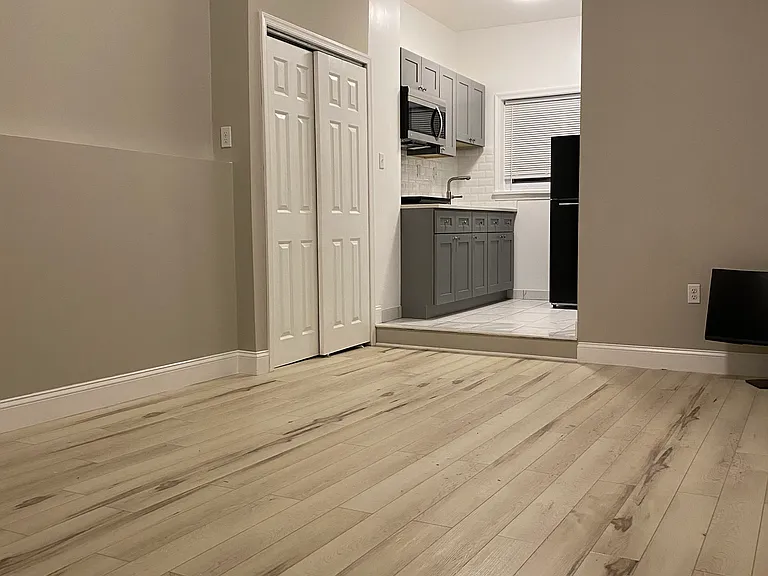 3222 Powelton Ave #2R — Photo 3