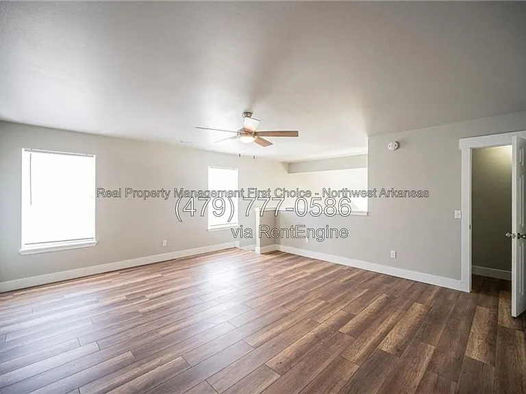 2407 W Ash St — Photo 15