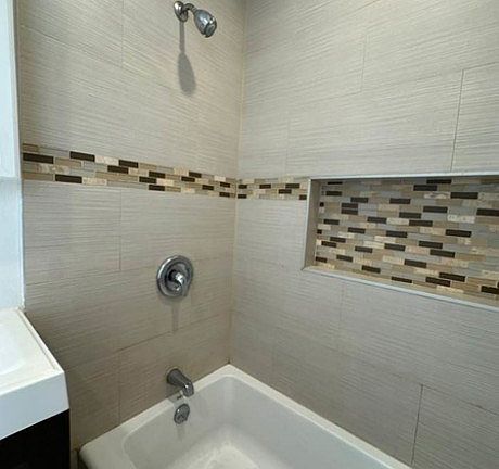5th image of 531 W 81st St #6249359