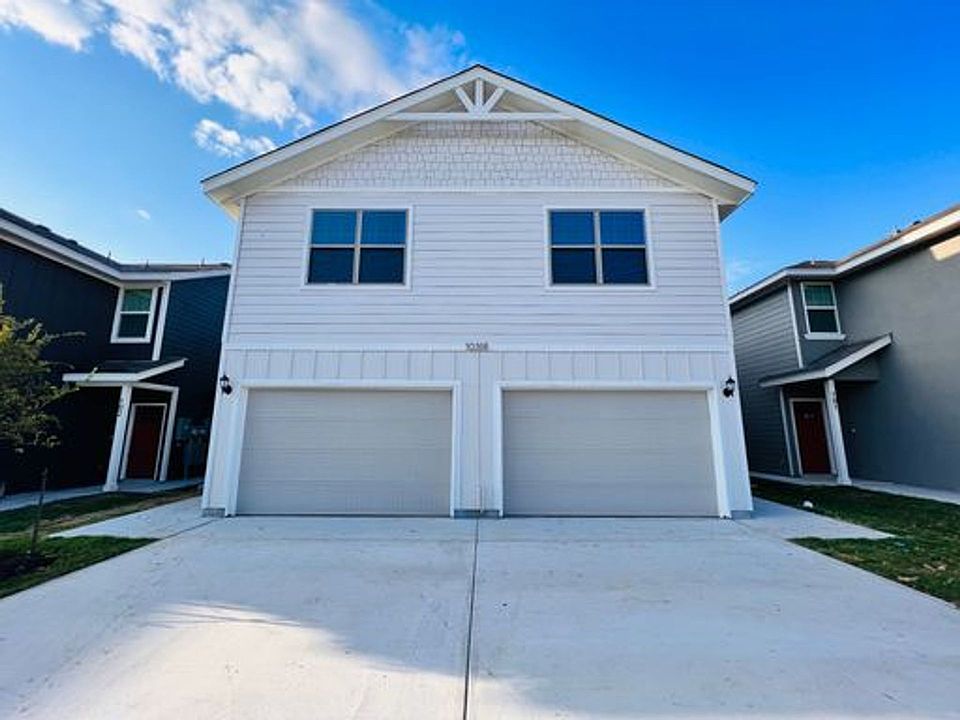 1st image of 10318 Lynwood Vlg
