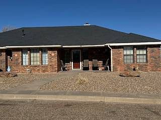 2nd image of 823 Miel De Luna Ave