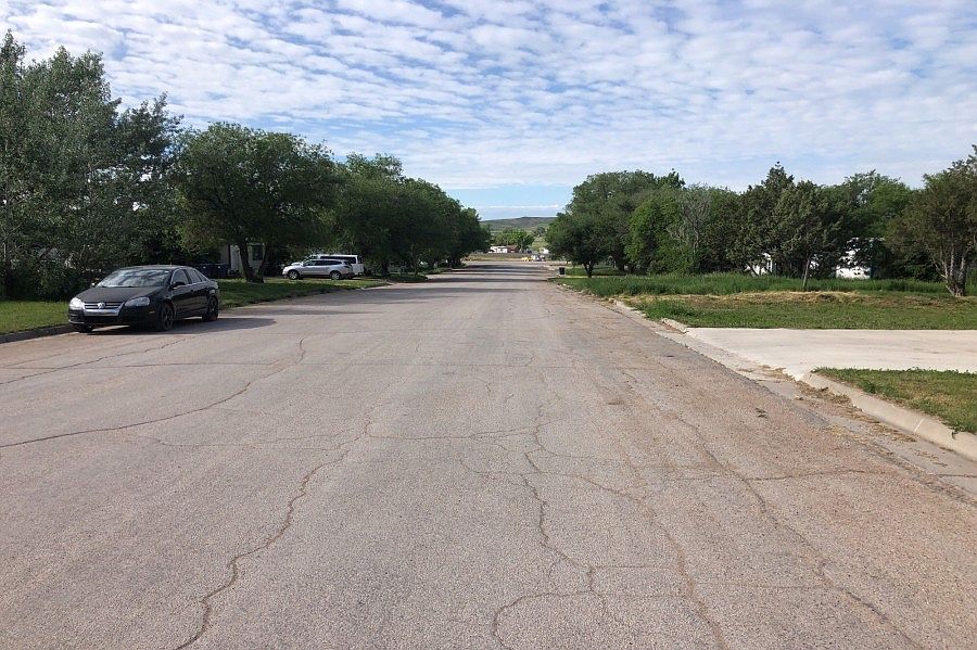 2nd image of 220 N Powder River Ave