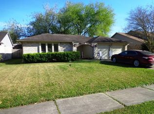 2307 Tall Ships Dr, Friendswood, TX 77546