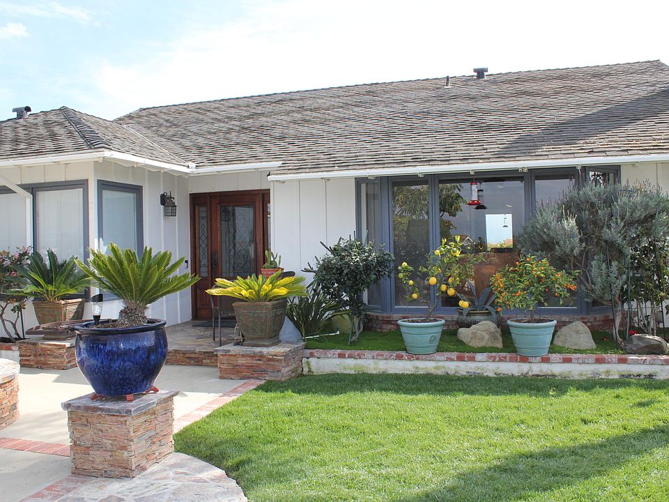 1st image of 950 Calle Contento