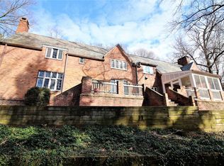 11 Highland Hgts Dr, Rochester, NY 14618