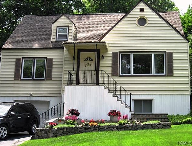 1st image of 121 Highland Dr