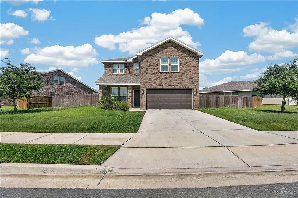 5 bed, 3.5 bath, 2585 sqft, $3,100 — Photo 2