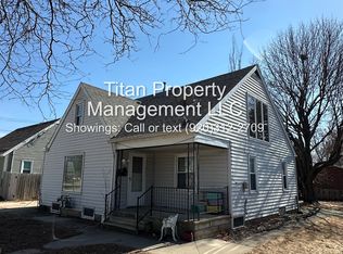 127 1/2 Elm St, Combined Locks, WI 54113