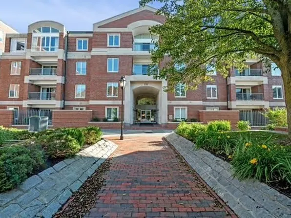 130 Mount Auburn St APT 204, Cambridge, MA 02138