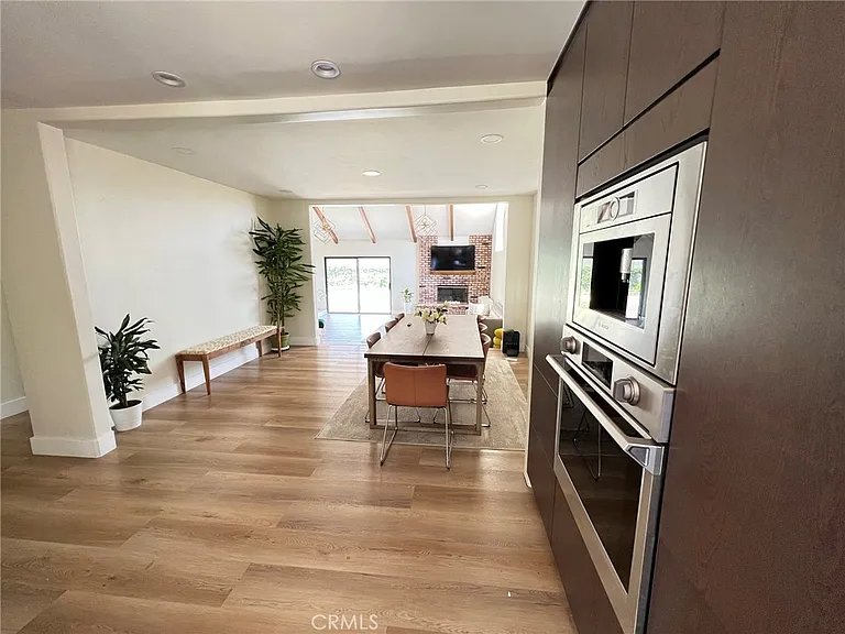 1432 N Catalina St — Photo 5