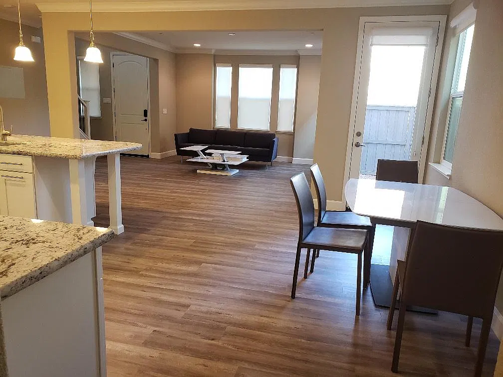 6091 Charlotte Dr — Photo 3
