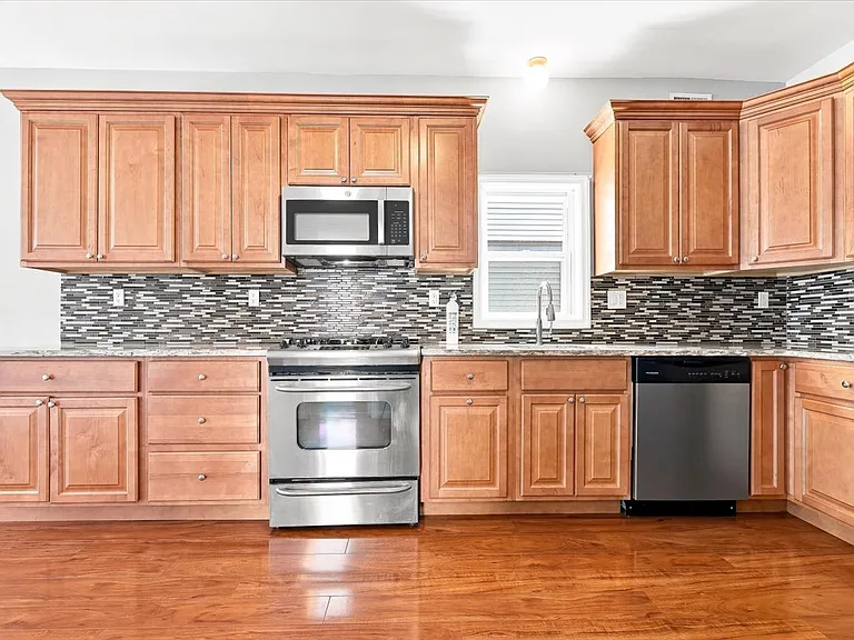 204 Hayward Pl #1 — Photo 5