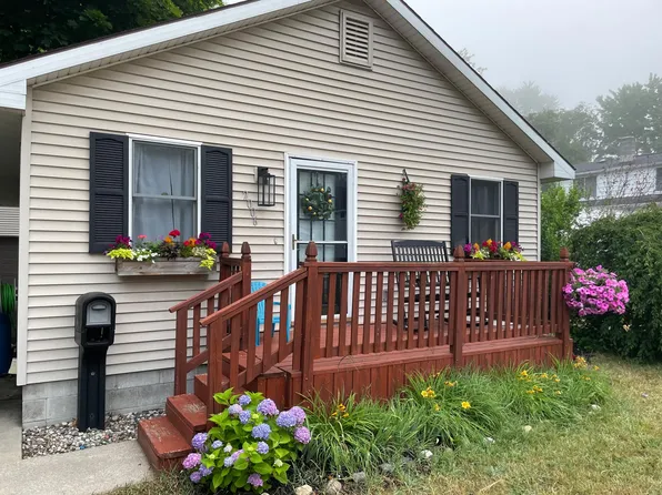 2006 Morton Ave, Muskegon, MI 49441