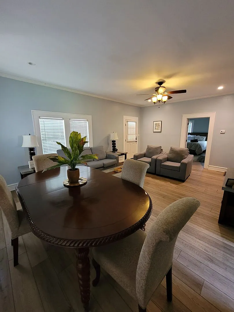 Move In Special!! Beautiful 3 Bedroom 2 Bath Home — Photo 3