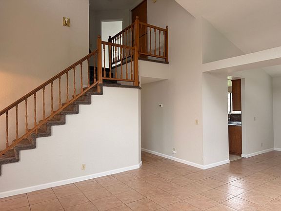 2nd image of 8325 Stonybeck Cir