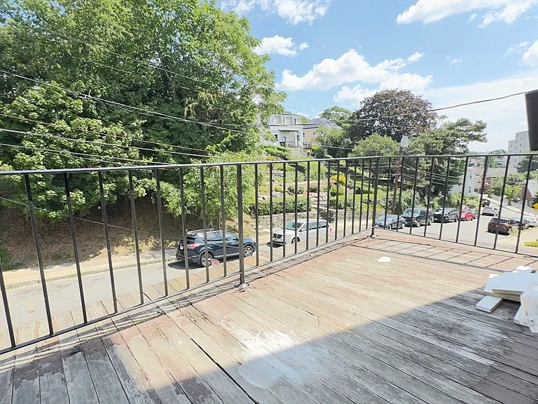66 Franklin Ave #2 — Photo 19