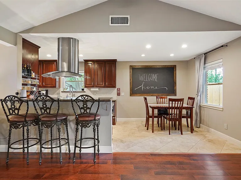 10710 Overbrook Ln — Photo 12