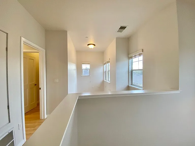 Valley Oak Drive, 140 * — Photo 16