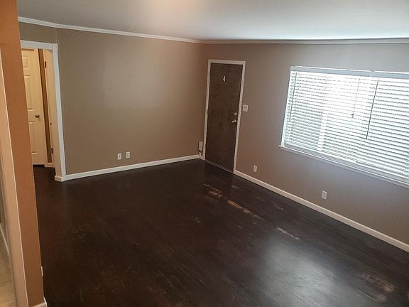 3rd image of 1758 39th St