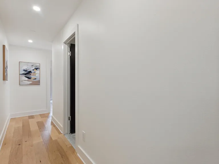 372 W Brown St #3 — Photo 22