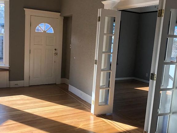 4th image of 232 Cypress Ave
