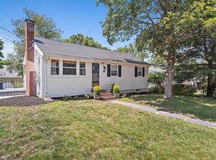 11 Worcester Pl, Holbrook, MA 02343