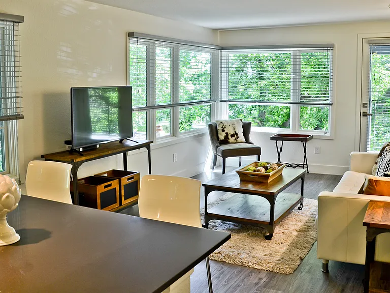 CH-Maxwell Lofts — Photo 37