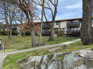 186 Sierra Vista Ln, Valley Cottage, NY 10989