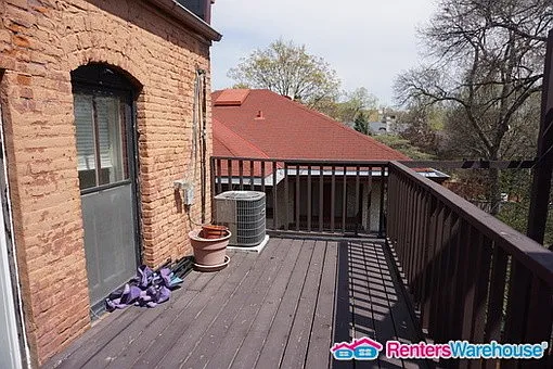 596 Summit Ave #2 — Photo 14