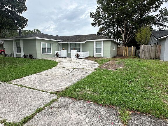 3rd image of 8114 Poe Ct