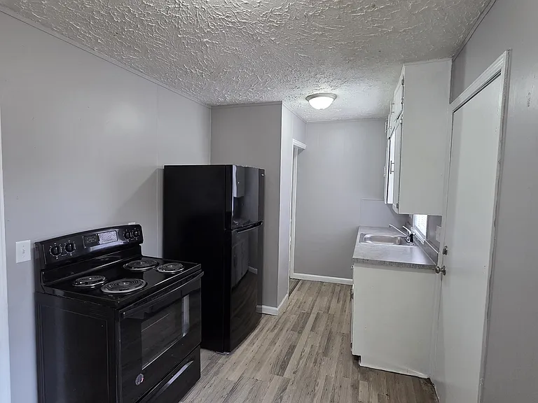 918 S Hiram Ave #2 — Photo 5