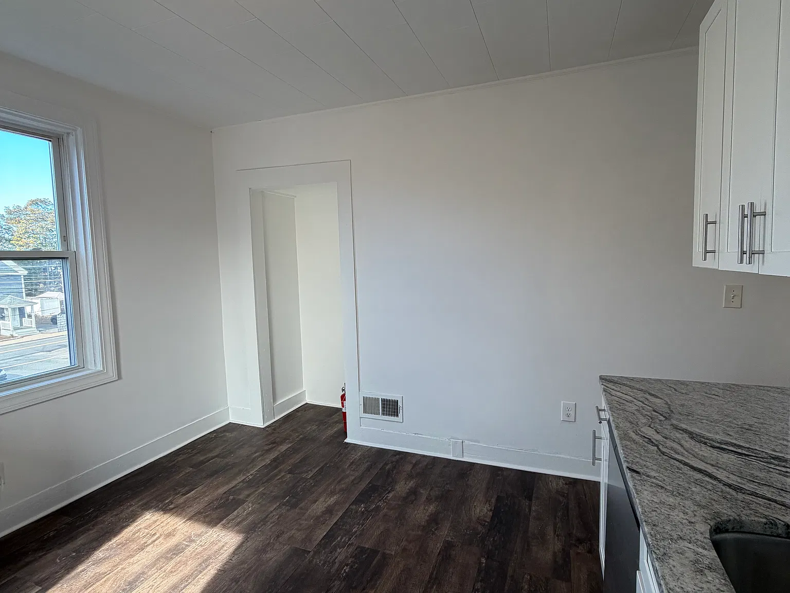2 bed, 800 sqft, $2,750 — Photo 3