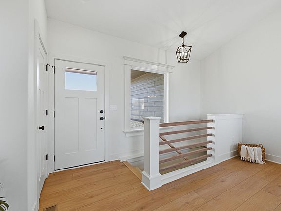 3rd image of 8471 W Pebble