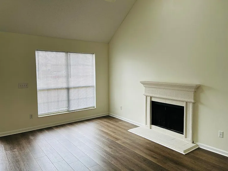 4037 Ravenwood Ct — Photo 14