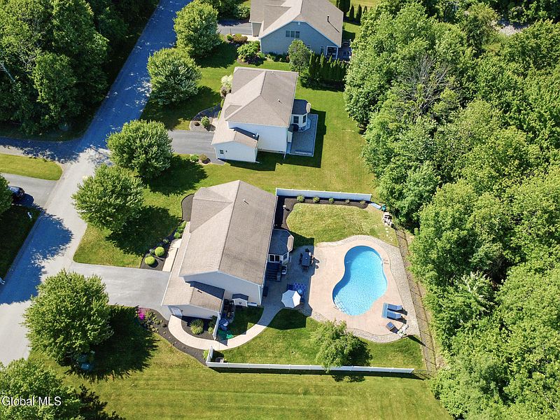 3rd image of 56 Chatsworth Way