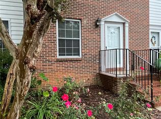 521 N Spring Ave #521, Newton, NC 28658