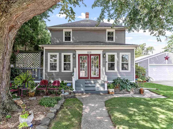 930 Lindbergh St, Wyandotte, MI 48192